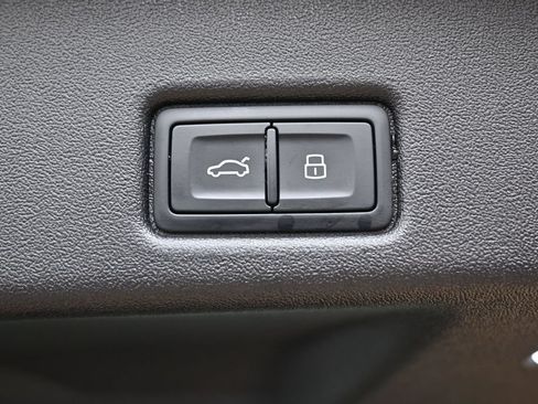Used 2025 Audi Q5 Premium Plus w/ Premium Plus AWD/4WD image 14