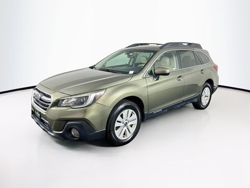 Used 2019 Subaru Outback 2.5i Premium AWD/4WD image 3