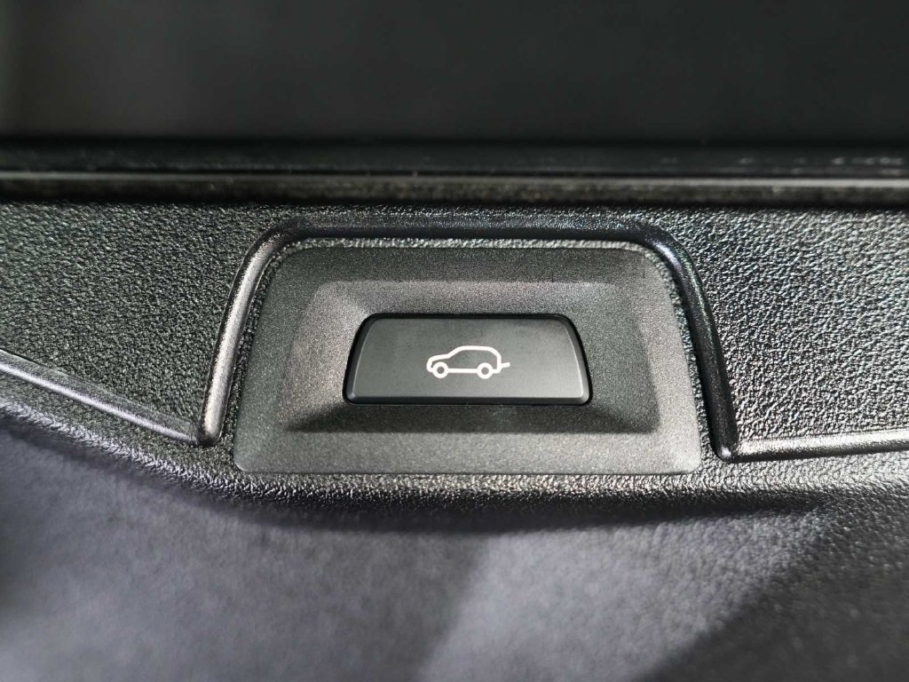 Used 2025 BMW X5 M60i AWD/4WD image 47