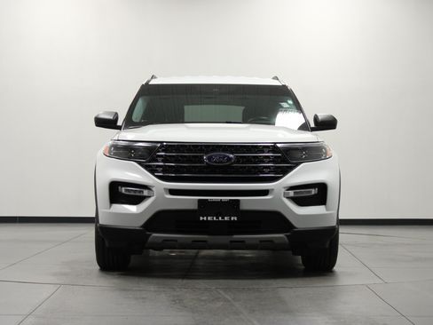 Used 2020 Ford Explorer XLT w/ Equipment Group 202A AWD/4WD image 9
