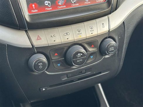 Used 2018 Dodge Journey GT image 26