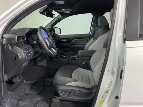 Used 2024 Toyota Tacoma TRD Off-Road w/ TRD Off Road Upgrade Package image 7