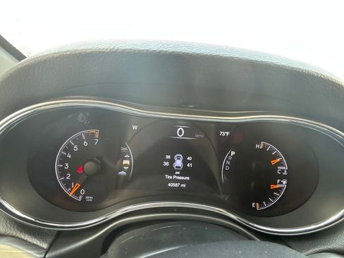 Used 2022 Jeep Grand Cherokee Laredo X AWD/4WD image 18