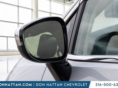 Used 2023 Chrysler Pacifica Limited FWD image 30
