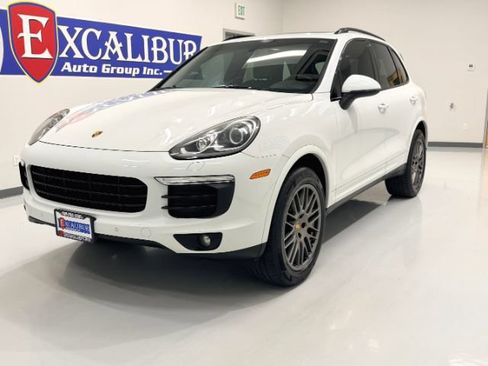 Used 2018 Porsche Cayenne Platinum Edition AWD/4WD image 3