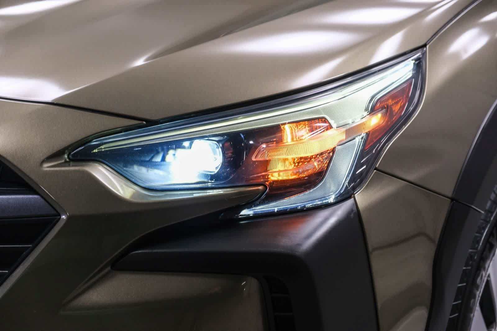 Used 2024 Subaru Outback Premium AWD/4WD image 12
