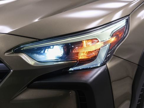 Used 2024 Subaru Outback Premium AWD/4WD image 12