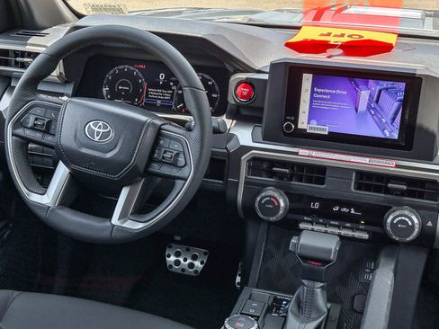 Used 2025 Toyota Tacoma TRD Sport AWD/4WD image 12