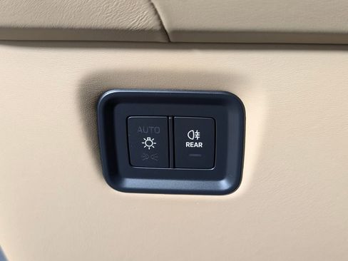 New 2026 Porsche Cayenne image 34