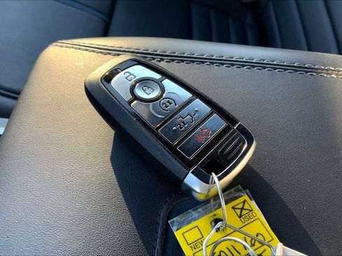 Used 2025 Ford F150 Platinum image 26