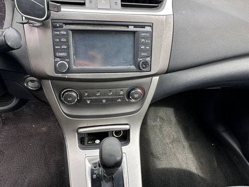 Used 2014 Nissan Sentra SV w/ SV Driver Package FWD image 5