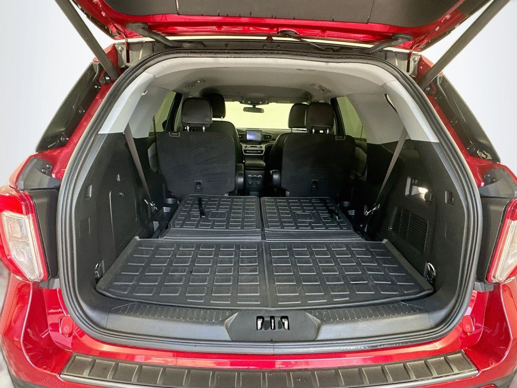 Used 2023 Ford Explorer XLT w/ Equipment Group 202A RWD image 26
