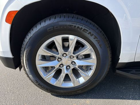 Used 2024 Chevrolet Suburban Premier image 11