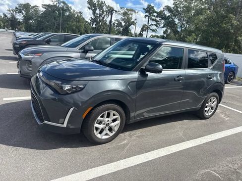 Used 2024 Kia Soul LX w/ Option Group 015 FWD image 3