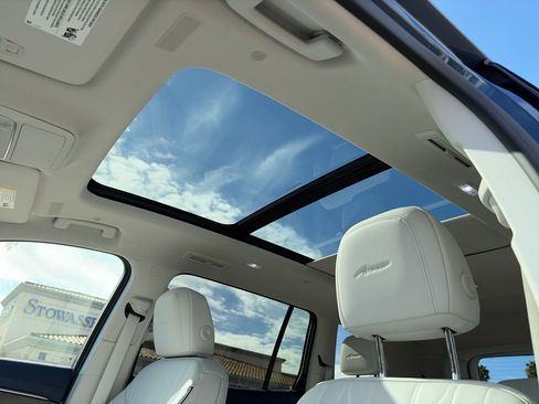 New 2026 Buick Enclave Avenir FWD image 25