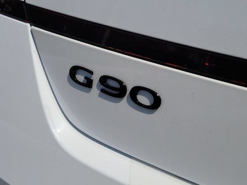 Used 2025 Genesis G90 3.5T AWD/4WD image 9