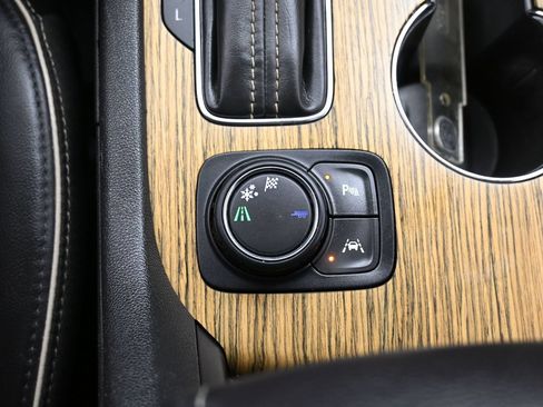 Used 2017 GMC Acadia Denali w/ Technology Package FWD image 36