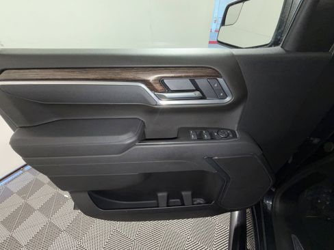 Used 2025 GMC Sierra 1500 Elevation image 15