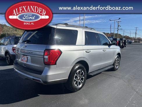 Used 2024 Ford Expedition XLT image 4