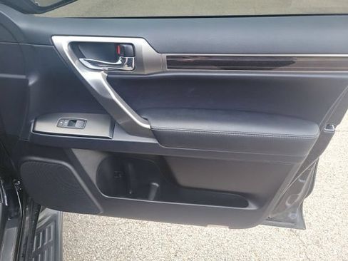 Used 2022 Lexus GX 460 Premium w/ Accessory Package AWD/4WD image 12