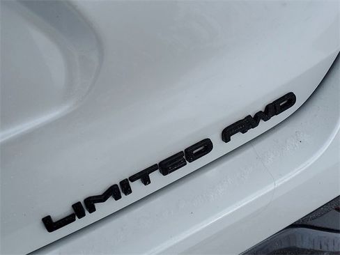 Used 2023 Toyota Highlander Limited image 6