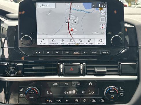 Used 2025 Nissan Pathfinder Platinum image 30