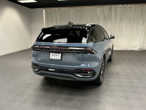 Used 2026 Lincoln Nautilus Reserve AWD/4WD image 7