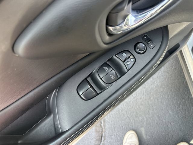 Used 2023 Nissan Murano S AWD/4WD image 17