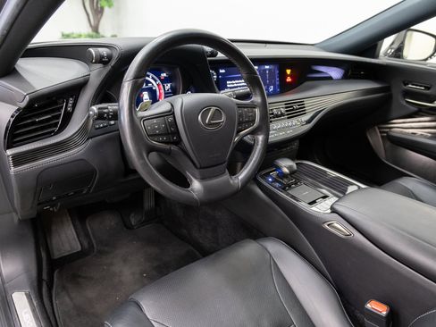 Used 2020 Lexus LS 500 w/ Accessory Package (Z2) image 6