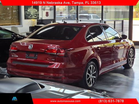 Used 2016 Volkswagen Jetta SE FWD image 9