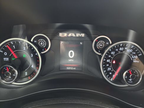 Used 2020 RAM 3500 Big Horn w/ Level 1 Equipment Group image 10