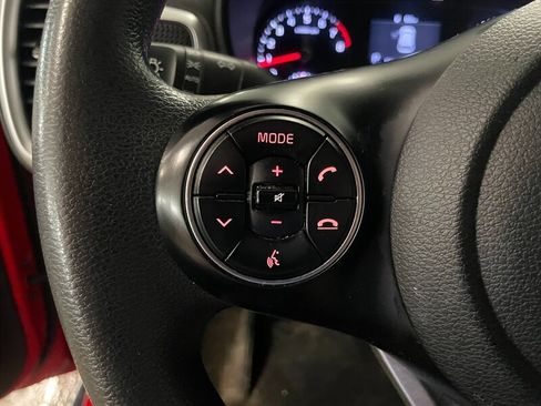 Used 2022 Kia Soul LX w/ Technology Package image 11