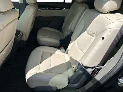 Used 2024 Cadillac XT6 Premium Luxury AWD/4WD image 11