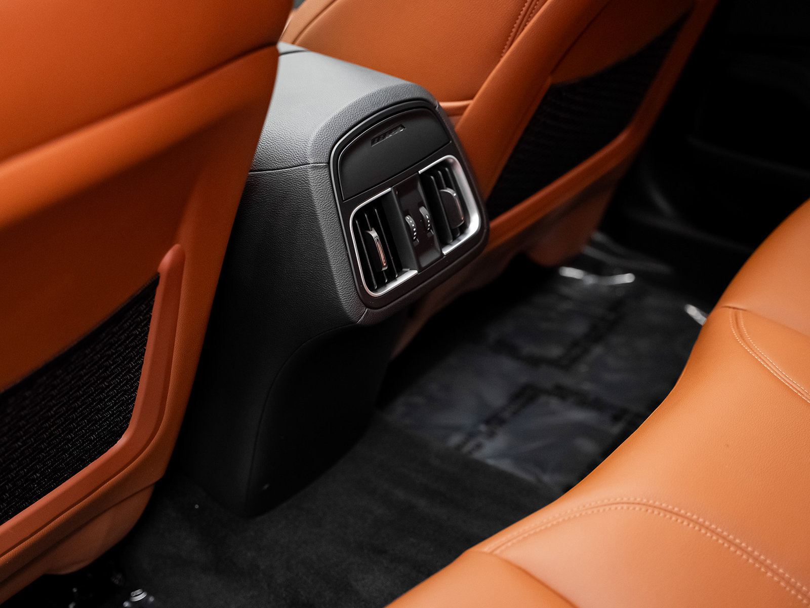 Used 2022 Maserati Levante GT AWD/4WD image 42