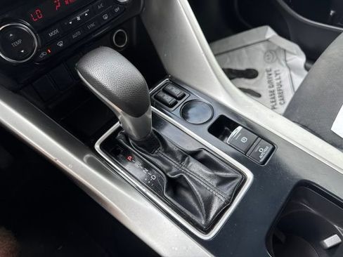 Used 2022 Mitsubishi Eclipse Cross SE FWD image 19