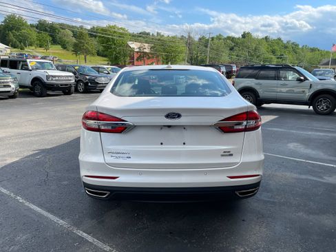 Used 2020 Ford Fusion SE AWD/4WD image 6