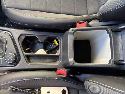 Certified 2023 Volkswagen Taos SE w/ Panoramic Sunroof Package image 26