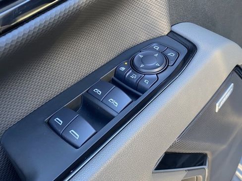 Used 2024 Chevrolet Silverado 2500 ZR2 w/ Technology Package image 11