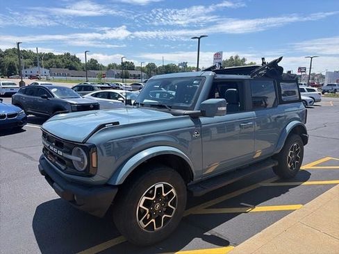 Used 2021 Ford Bronco Outer Banks AWD/4WD image 2