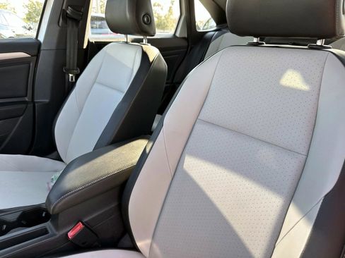 Used 2019 Volkswagen Jetta R-Line image 19