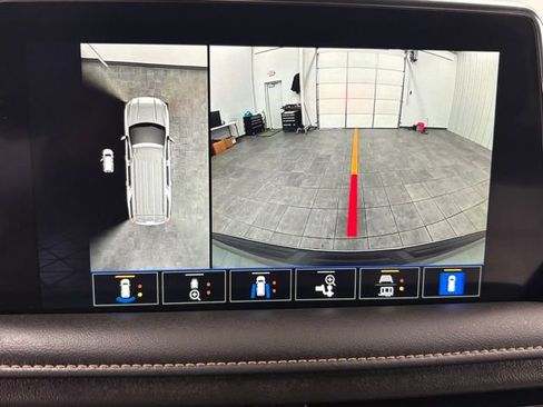 Used 2024 GMC Yukon AT4 w/ Technology Package image 27