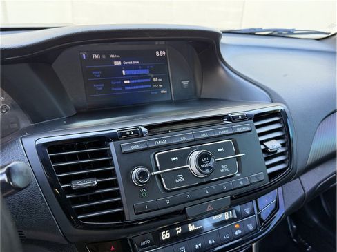 Used 2017 Honda Accord Sport image 18