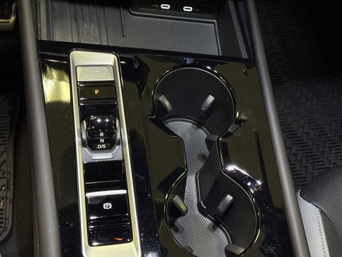 Certified 2025 Volkswagen Atlas Peak Edition SE image 30