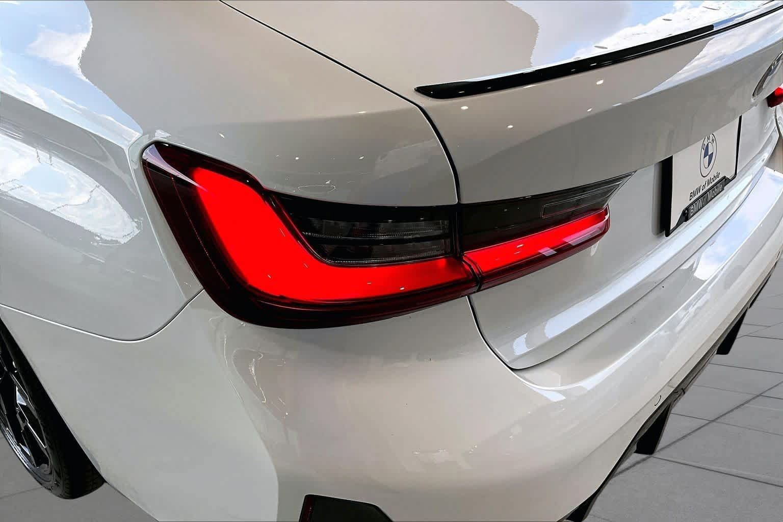 New 2026 BMW 330i Sedan w/ M Sport Package RWD image 15