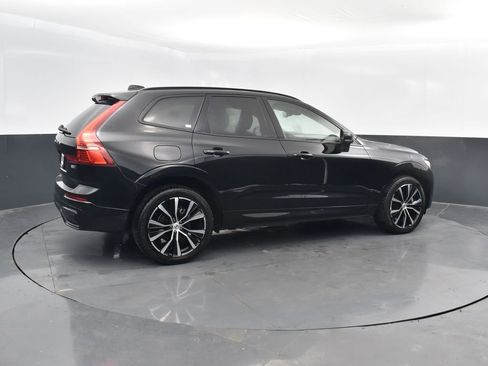 Used 2024 Volvo XC60 B5 Plus image 3