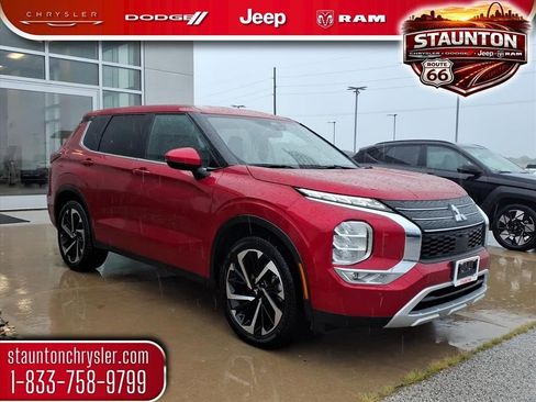 Used 2024 Mitsubishi Outlander AWD image 1
