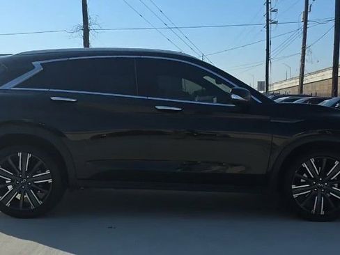 Used 2021 INFINITI QX50 Luxe w/ Appearance Package image 2