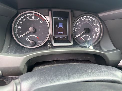 Used 2023 Toyota Tacoma TRD Sport w/ Advanced Technology Package image 12