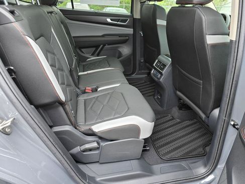 New 2026 Volkswagen Atlas Peak Edition AWD/4WD image 24