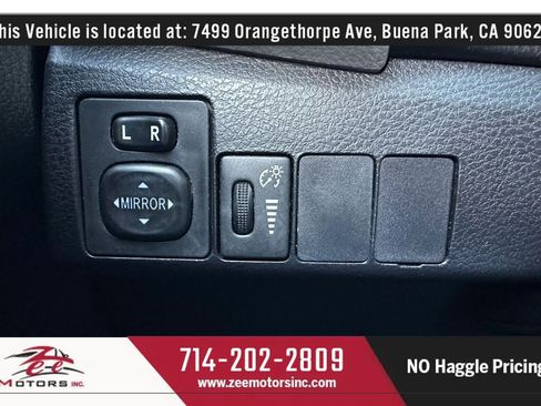 Used 2015 Toyota Corolla LE FWD image 27